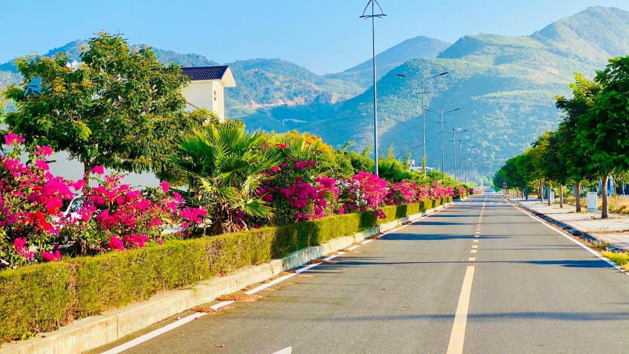 The Track Homestay - Near Bai Dai Beach Cam Lam Ngoại thất bức ảnh