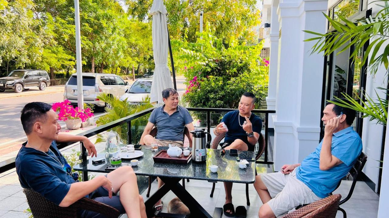 The Track Homestay - Near Bai Dai Beach Cam Lam Ngoại thất bức ảnh