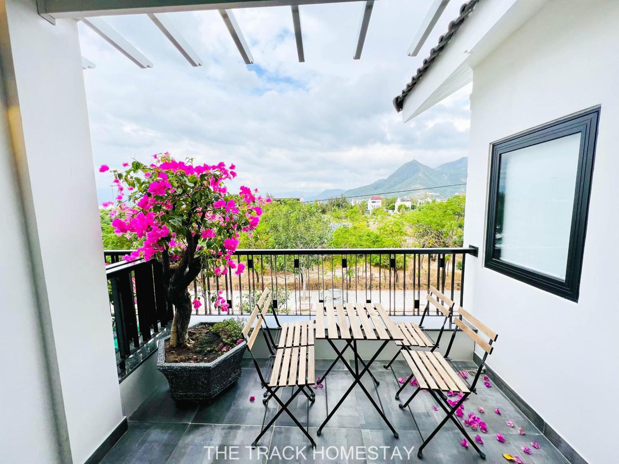 The Track Homestay - Near Bai Dai Beach Cam Lam Ngoại thất bức ảnh